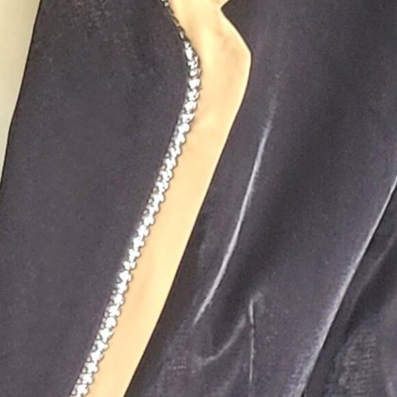 Ciara of New York--Vintage silk, single button - Picture 3 of 6